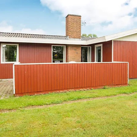 Spacious Retreat In Rendbjerg-by Traum בית נופש