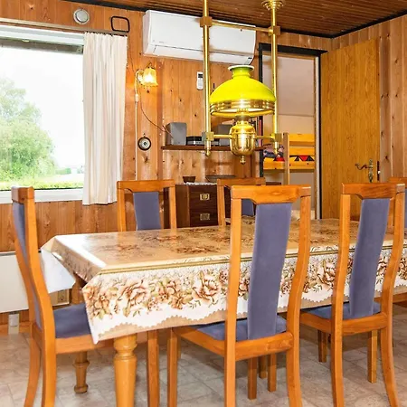 בית נופש Spacious Retreat In Rendbjerg-by Traum *