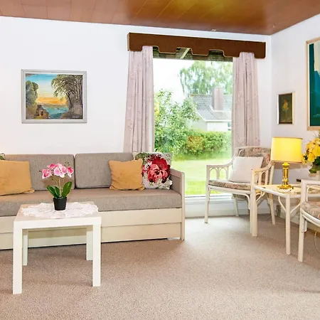 בית נופש Spacious Retreat In Rendbjerg-by Traum